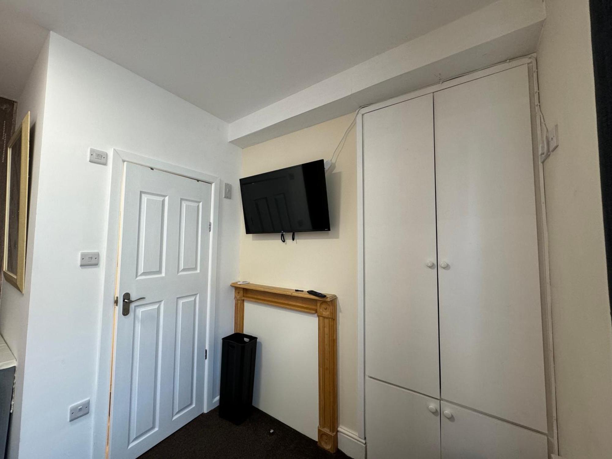 Comfortable Home Away From Home, Town Centre, Free Parking,Multiple Rooms Cheltenham Exterior foto